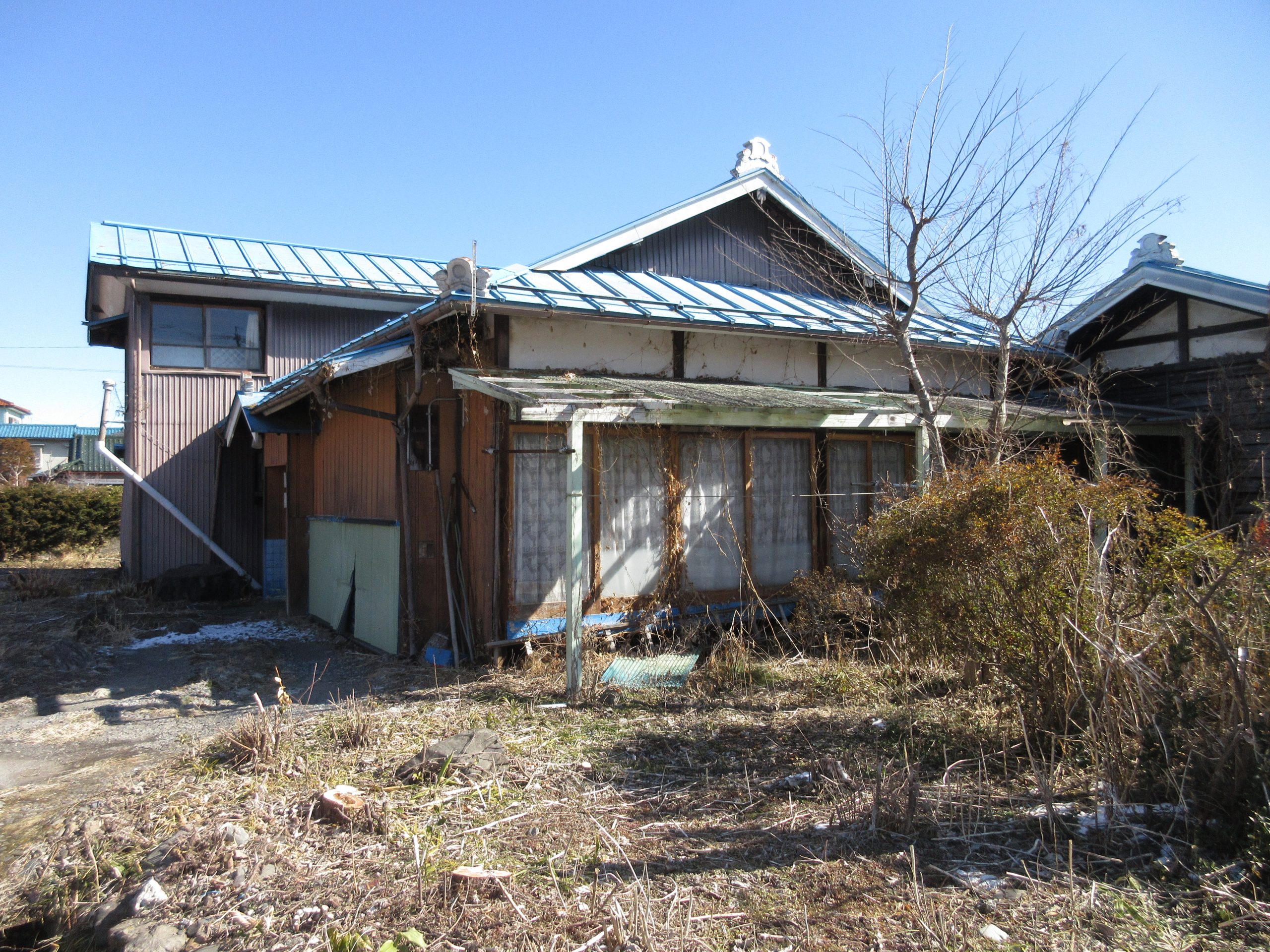 土地（南西側より）